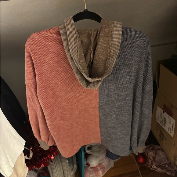 Small shacket - Picture 2 of 2